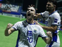 Gol Jung dan Barros Antar Persib Raih Kemenangan Perdana