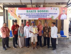 PMI Sumenep Salurkan Sembako dan Uang Lauk Pauk untuk Abang Becak dan Pemulung Jelang Idul Fitri